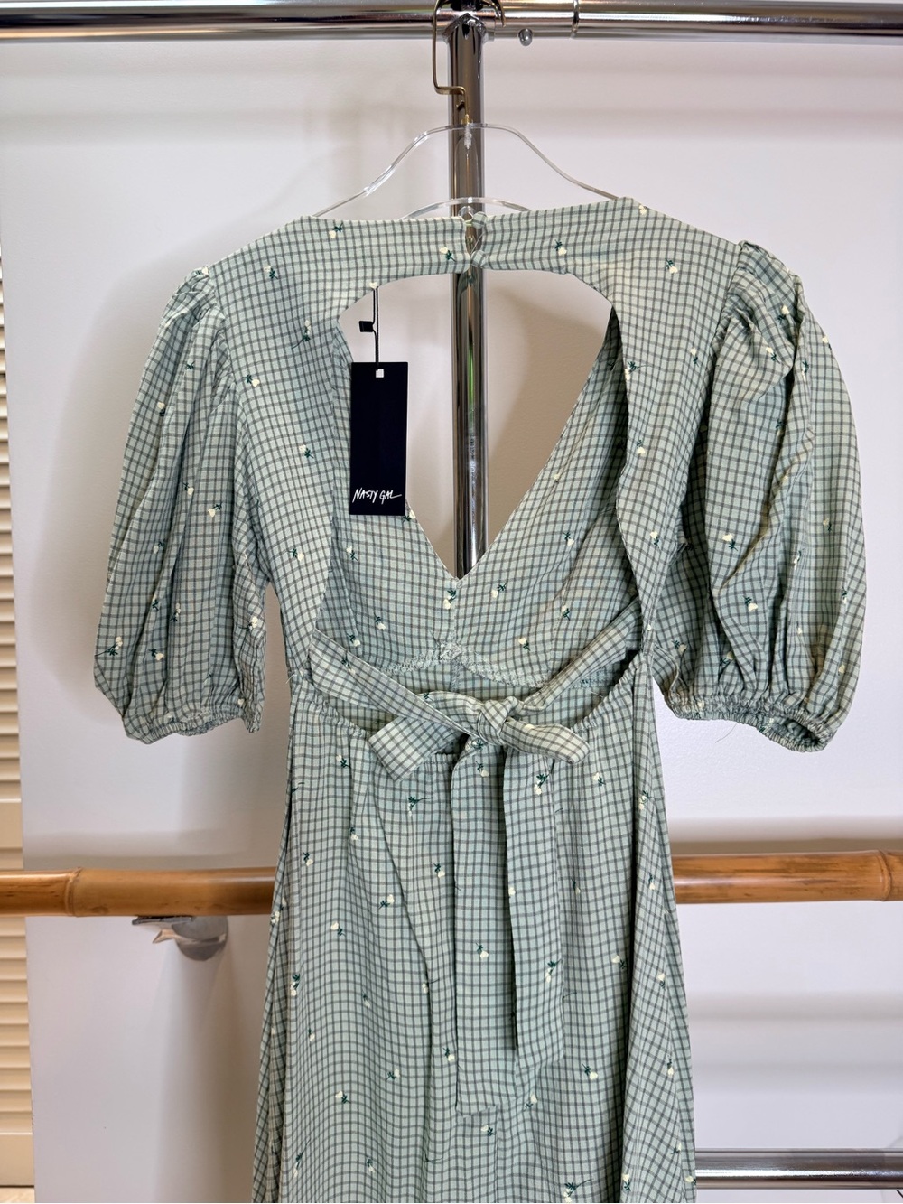 Nasty Gal Green Gingham Floral Puff Sleeve Midi Dress US 0 NWT - Picture 3 of 4